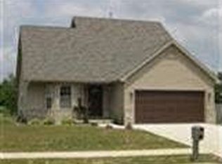 1406 Pine Creek Rd, Valparaiso, IN 46383