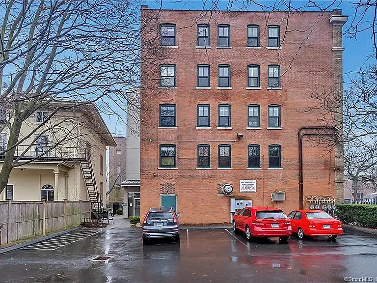 629 Chapel St #2A — Photo 14