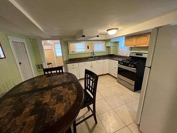4th image of 21 E Hoyle St #1