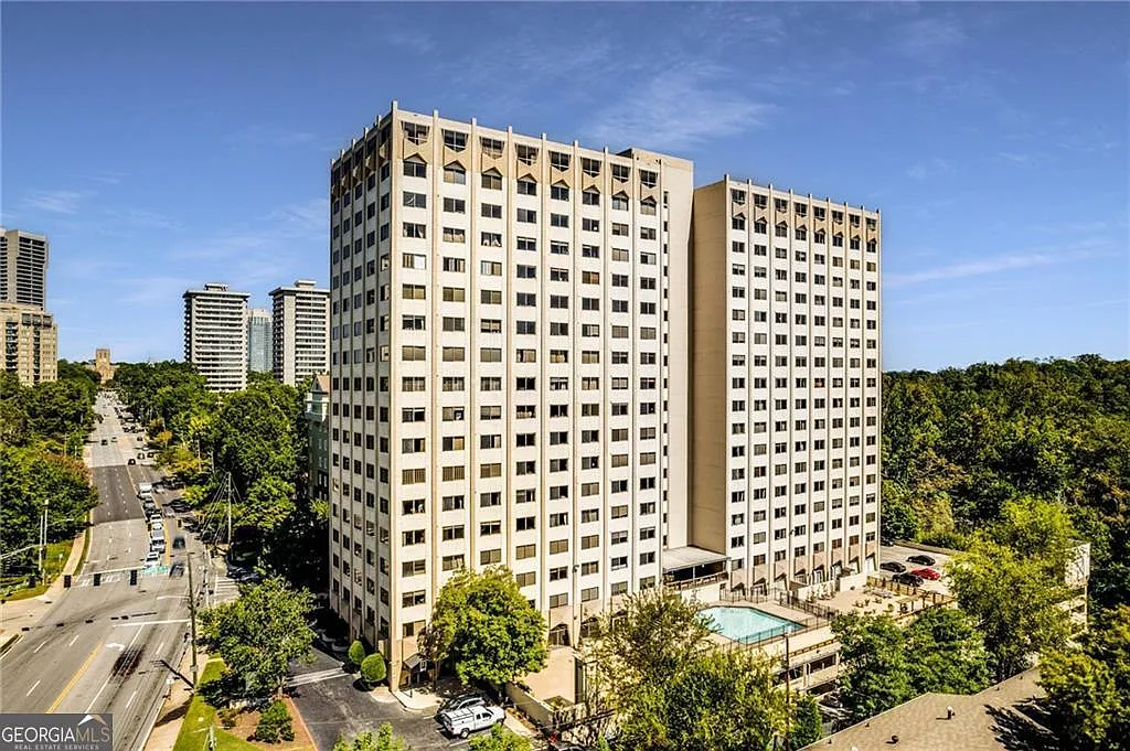 2479 Peachtree Rd NE APT 1306 photo 1