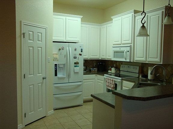 3rd image of 704 NW 8th St