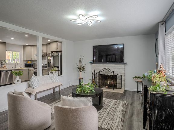 5th image of 536 San Dimas Street