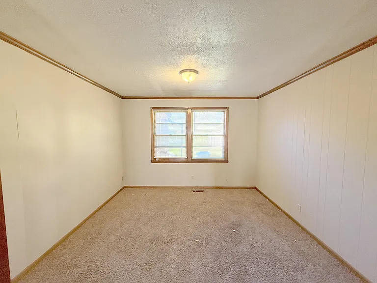 3811 Lakeview Dr NW — Photo 9