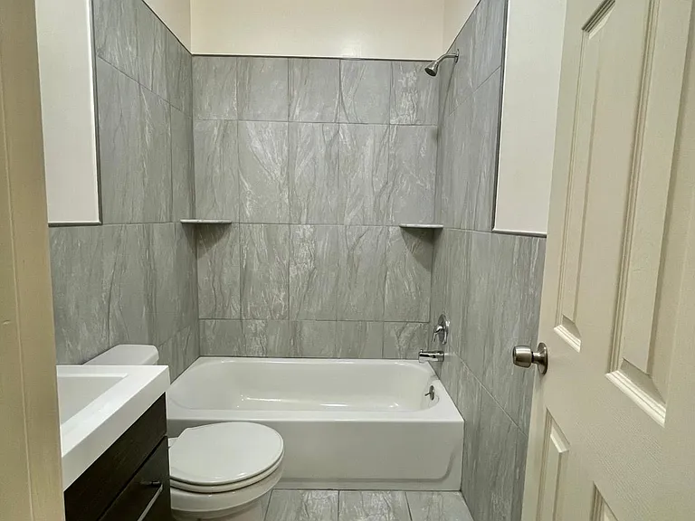 112 N 34th St #1F — Photo 9