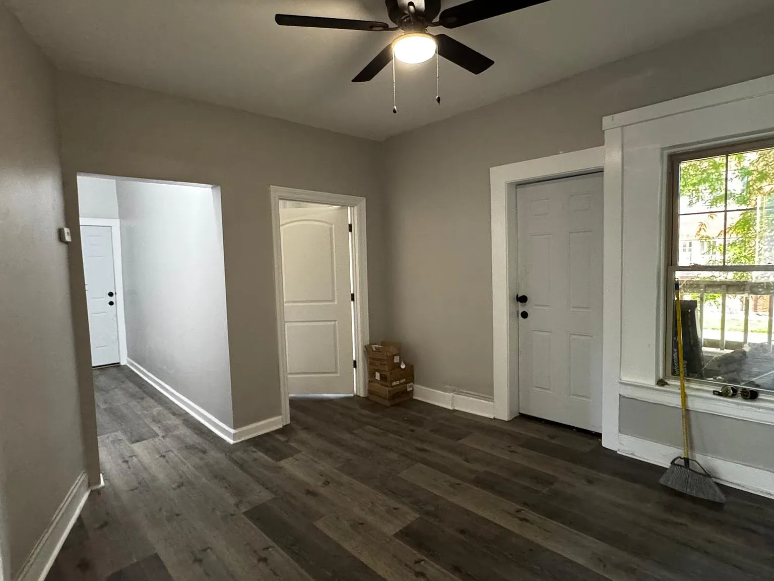 3 bed, $1,600 — Photo 2