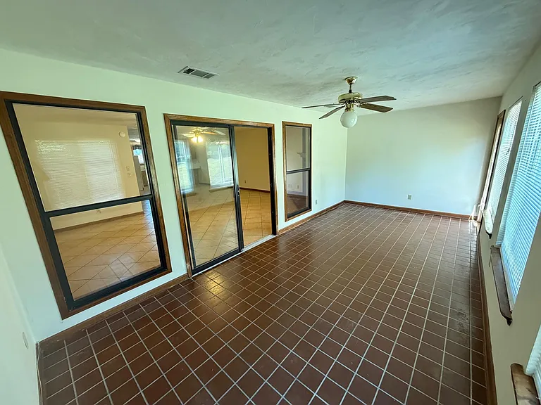 3207 Shamrock St #33 — Photo 13