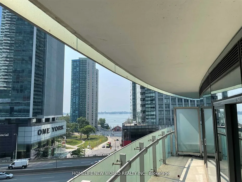 14 York St #601