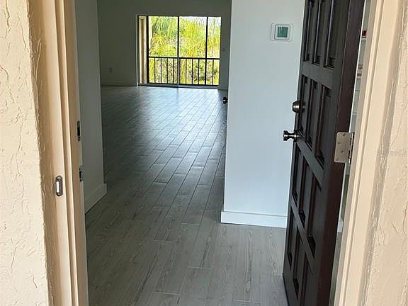 3rd image of 203 RUBENS DRIVE #H