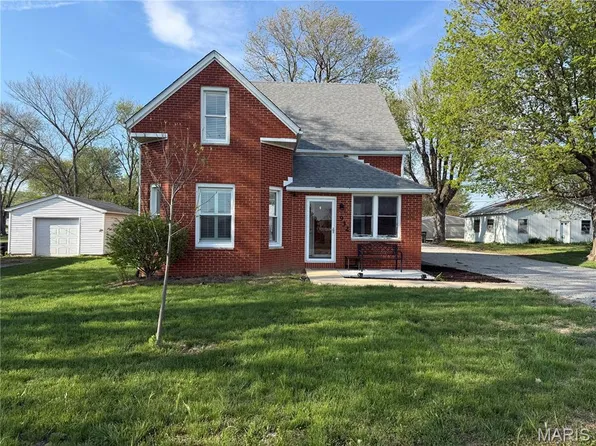 932 Carr St, O Fallon, IL 62269