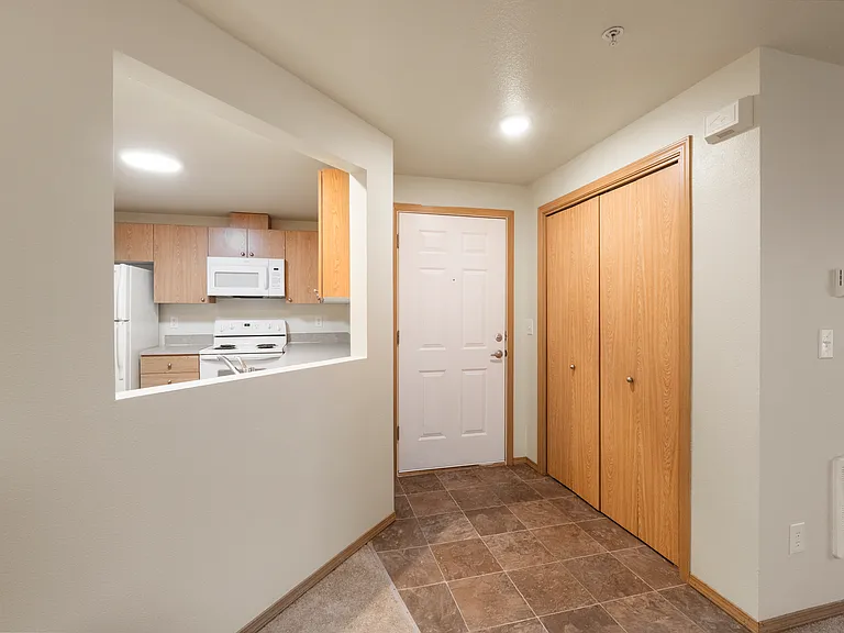 Clark Ave Apartments — Photo 5