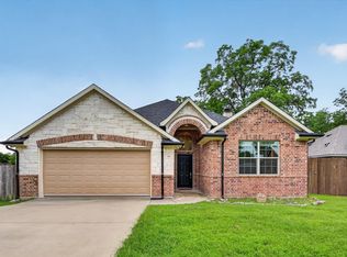 1004 E Main St, Tioga, TX 76271