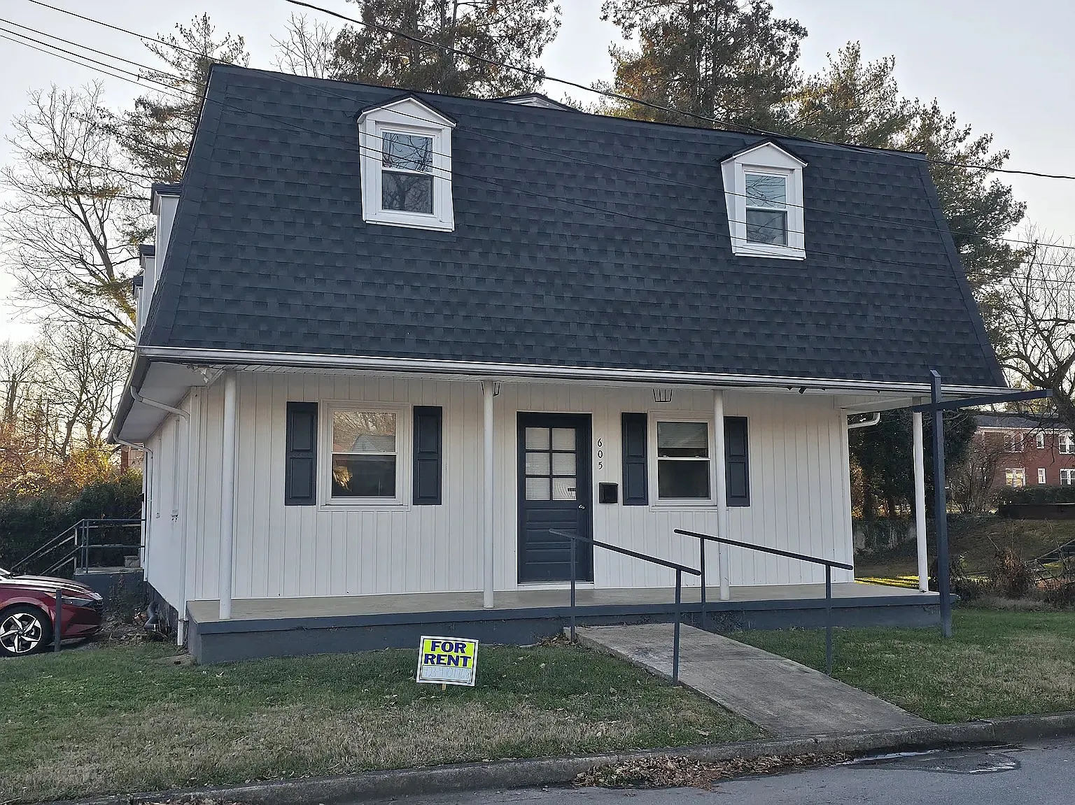 605 Hale St — Photo 1