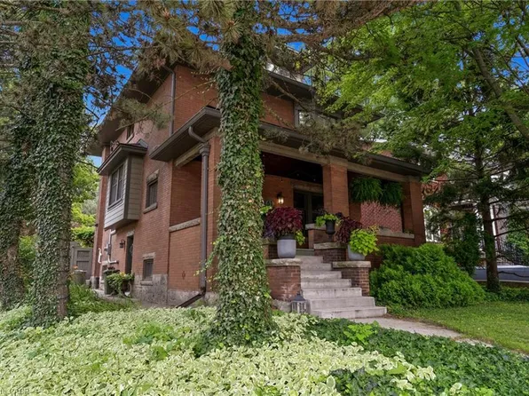 61 Mountain Ave, Hamilton, ON L8P 4G3