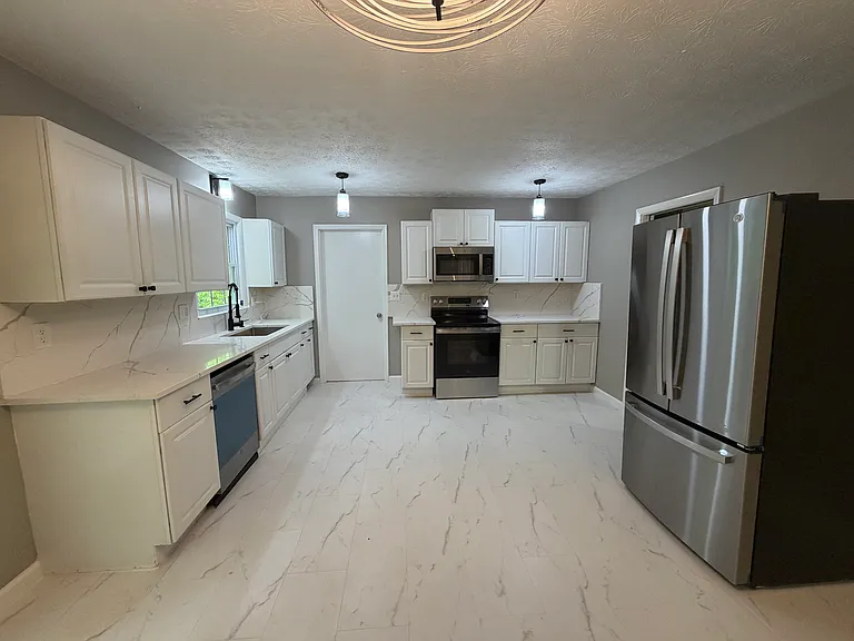 595 Sheppard Rd — Photo 2