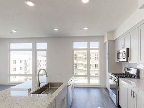3rd image of 5933 Sunstone Dr #402