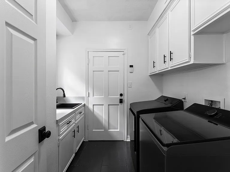 8911 Tranquil Park Dr — Photo 24