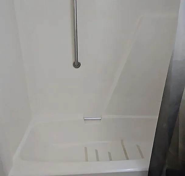 103-105 107 Martin Dr — Photo 16