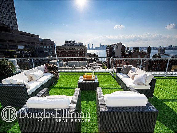 3rd image of 415 Greenwich St #Pha