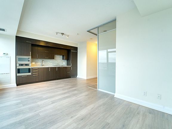 5th image of 2 Anndale Dr Unit 2009