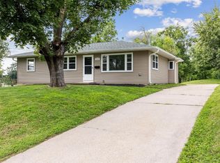 210 6th Ave, Marion, IA 52302