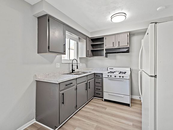 2nd image of 1567 Cathell Rd #C3