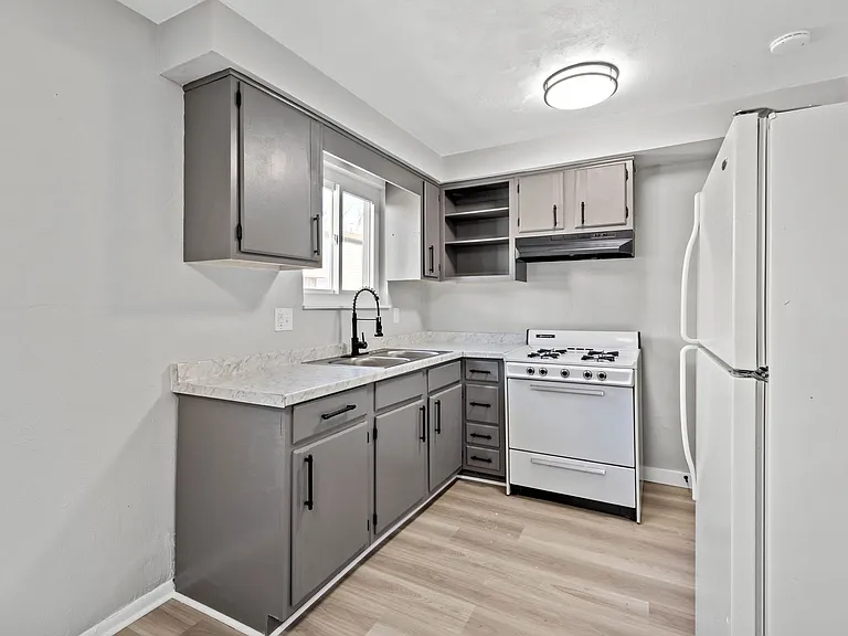 Baldwin Cathell Townhouses — Photo 21