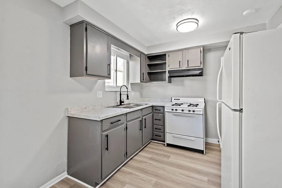Building Photo - Baldwin Cathell Townhouses