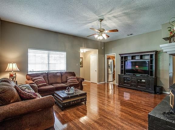 5th image of 2258 Lake Coves Dr