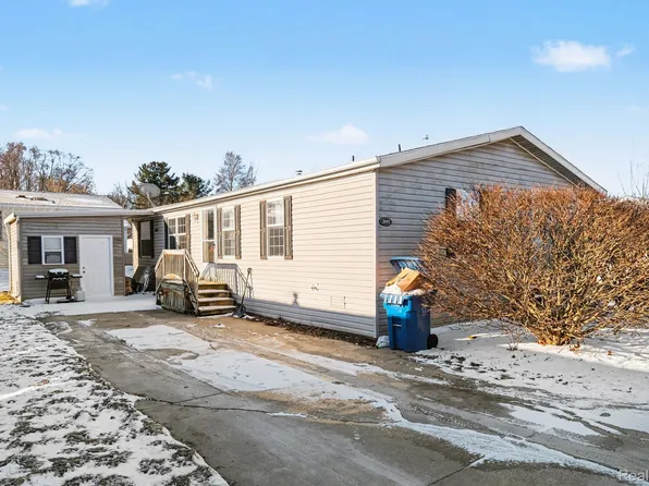 2055 Cedar Cir, Clio, MI 48420