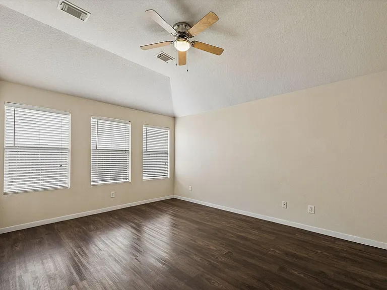 15519 Hickory Dale St — Photo 4