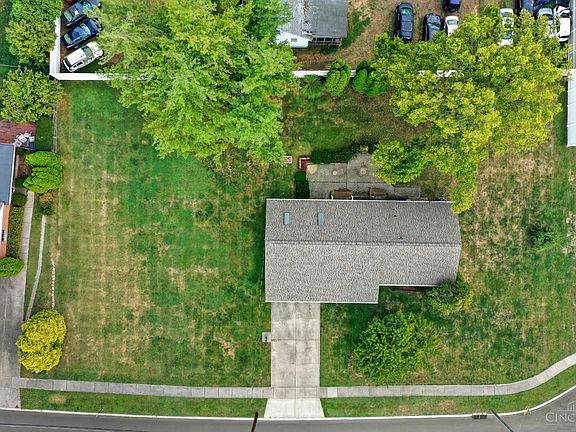 3rd image of 8916 Blossom Dr