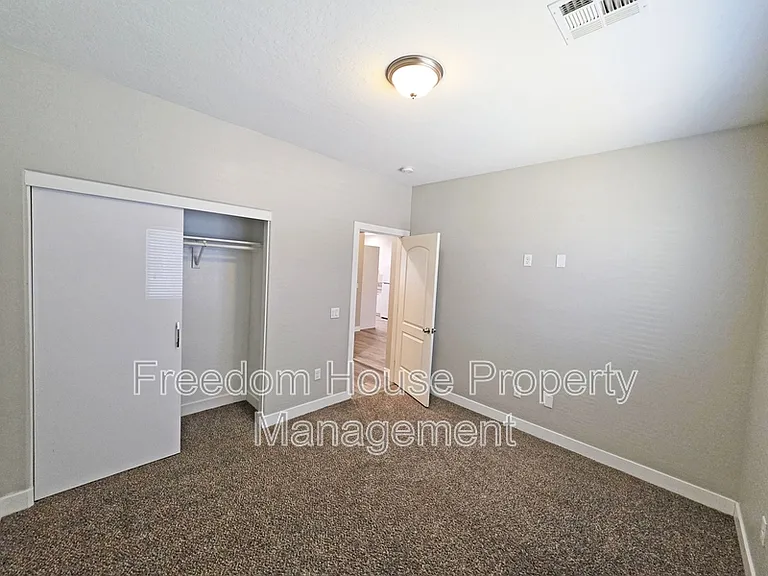 1121 Sixshooter Ave #1 — Photo 21