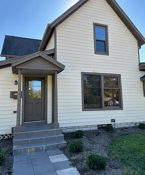96 E Franklin St — Photo 26