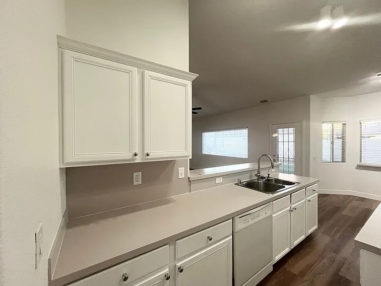 3816 Waynesvill St — Photo 12