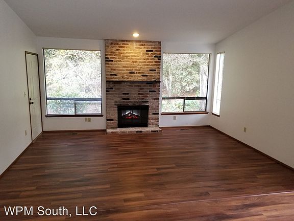 3rd image of 25422 213th Pl SE Unit 9