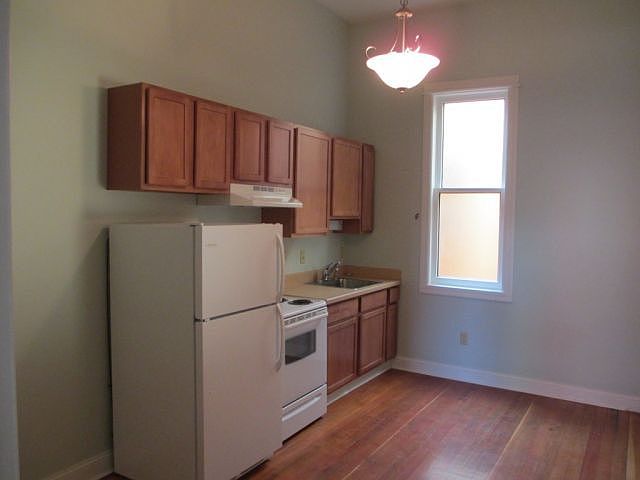 2nd image of 9 1/2 N Broadway Ave APT 9
