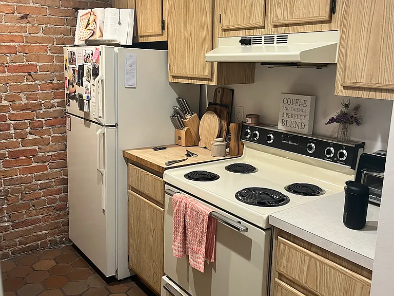 25 Holyoke St #5 — Photo 7