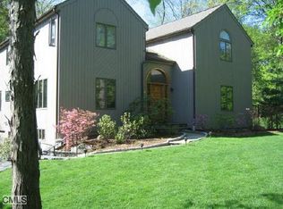 117 Flint Rock Rd, Stamford, CT 06903