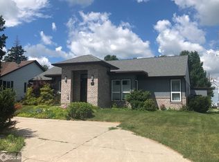 11 1st St, Schleswig, IA 51461
