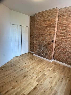 5th image of 459 Chauncey St APT 4L