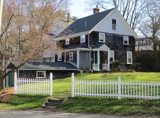 3 Park St, Southborough, MA 01772