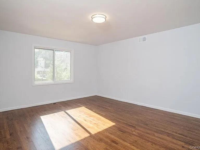 52 Washington St #1 — Photo 7