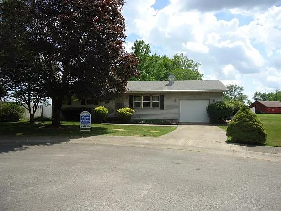 427 Shonna Dr photo 1