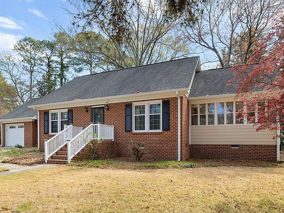 2nd image of 400 Cedar Hill Ln