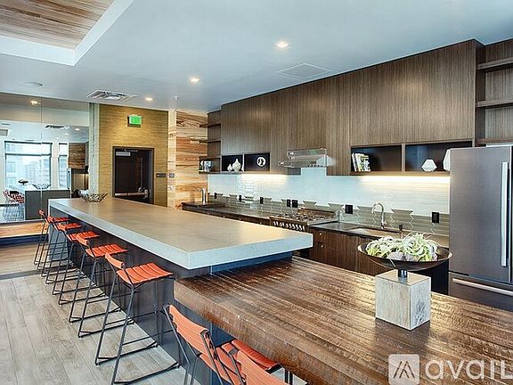5th image of 1902 Grant St #707