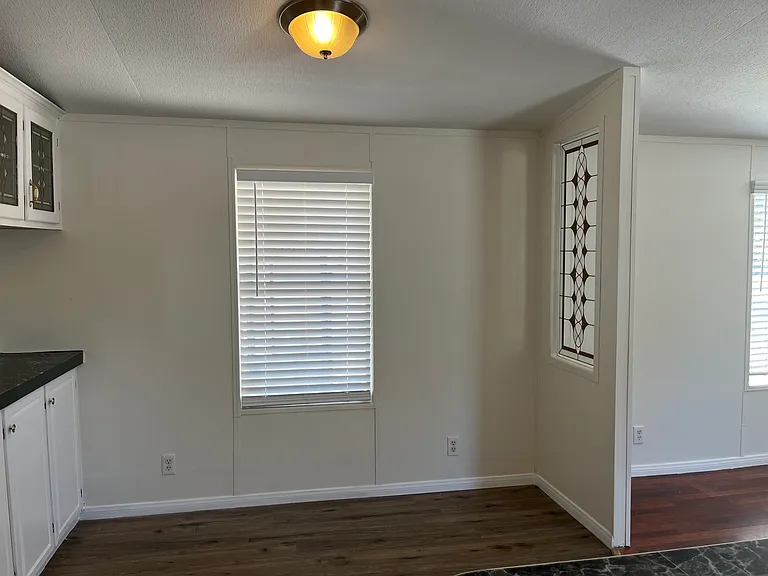 22225 Ellis Ave — Photo 5