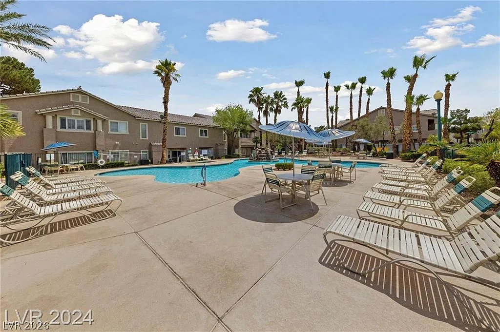 2 bed, 2.0 bath, 1319 sqft, $2,995 — Photo 3