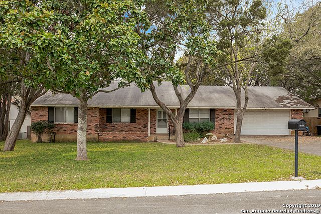 1st image of 861 Twin Oaks Dr