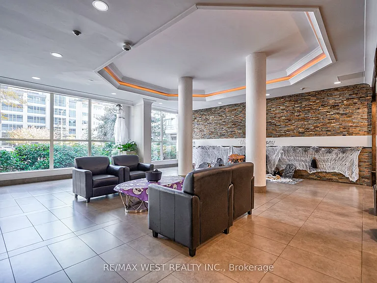 250 Webb Dr #503 — Photo 7