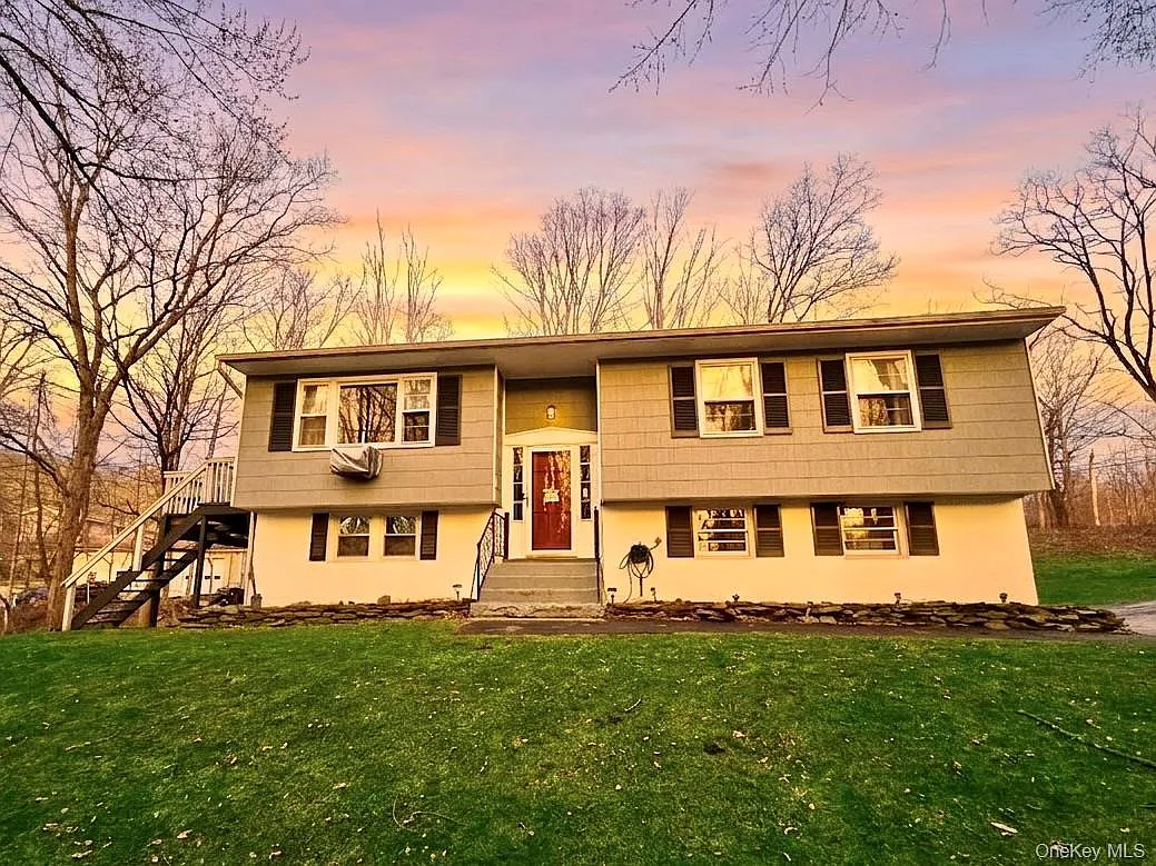 182 Downing Road photo 1